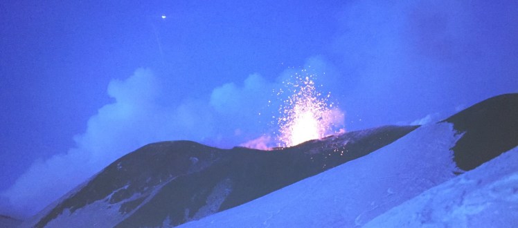 etna-eruption-ski