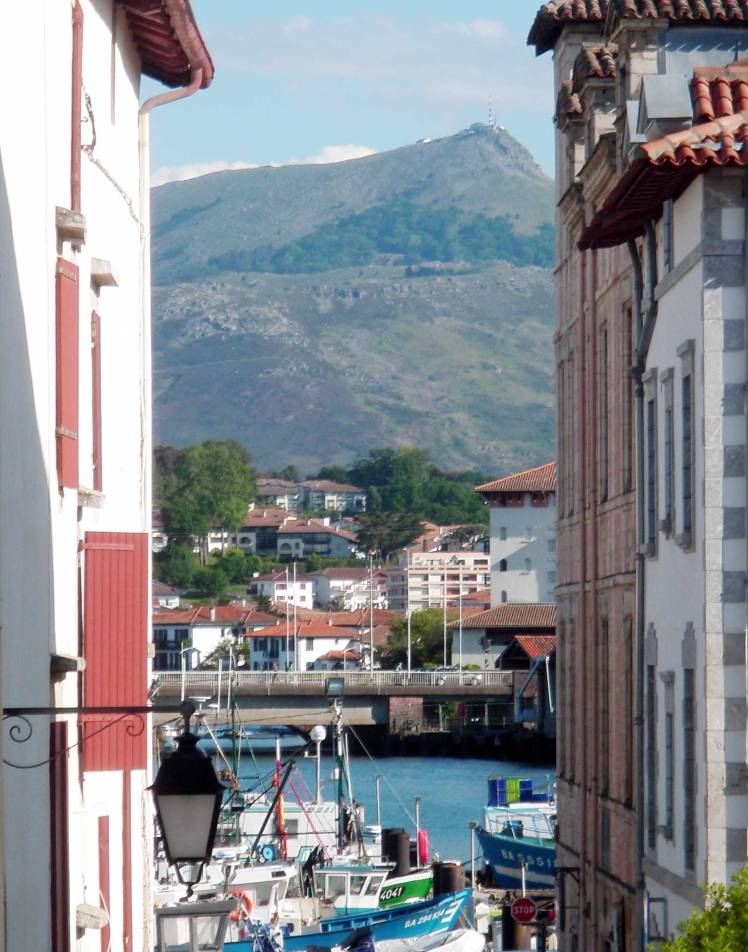 port-St-jean-rhune-pays-basque.jpg