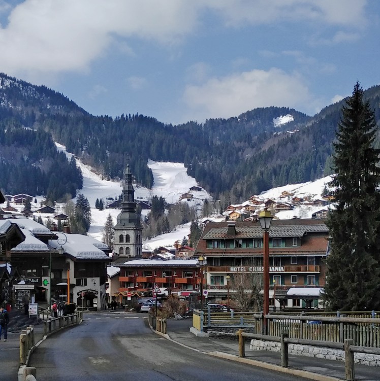 la clusaz le village