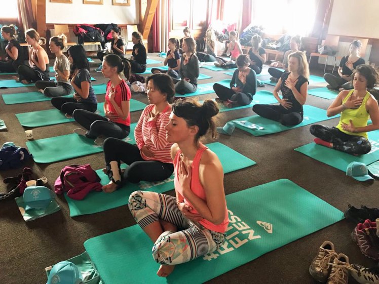 YOGA LA CLUSAZ ROXY.jpg